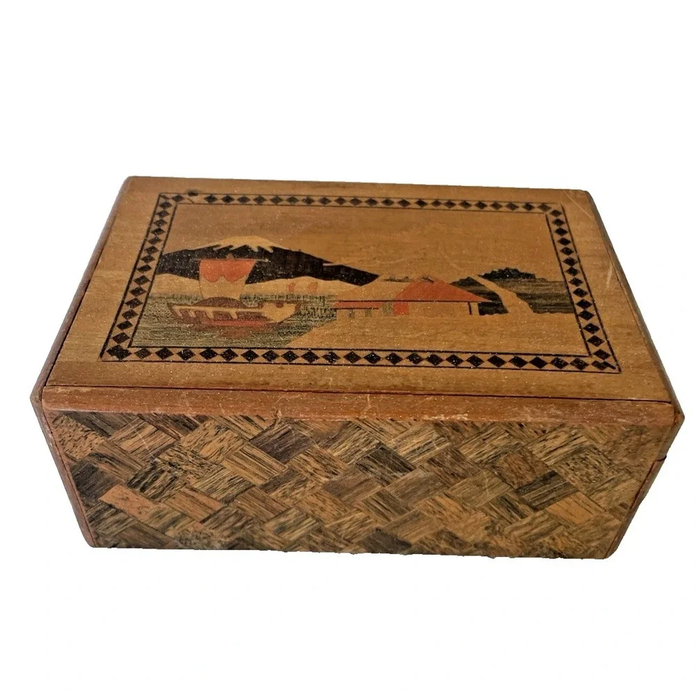 Vtg Inlaid Wood Japanese Mt Fuji  Secret Puzzle Box Wooden Jewelry/Stash Box